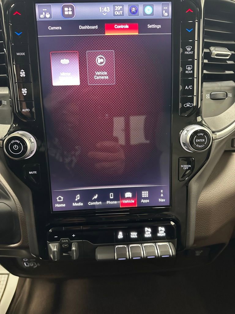 Used 2025 RAM 2500 Laramie image 31