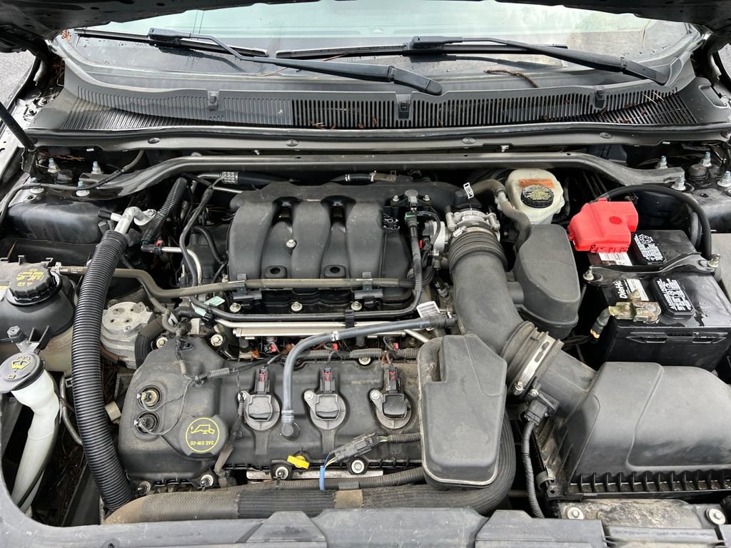 Used 2015 Ford Taurus SEL FWD image 18