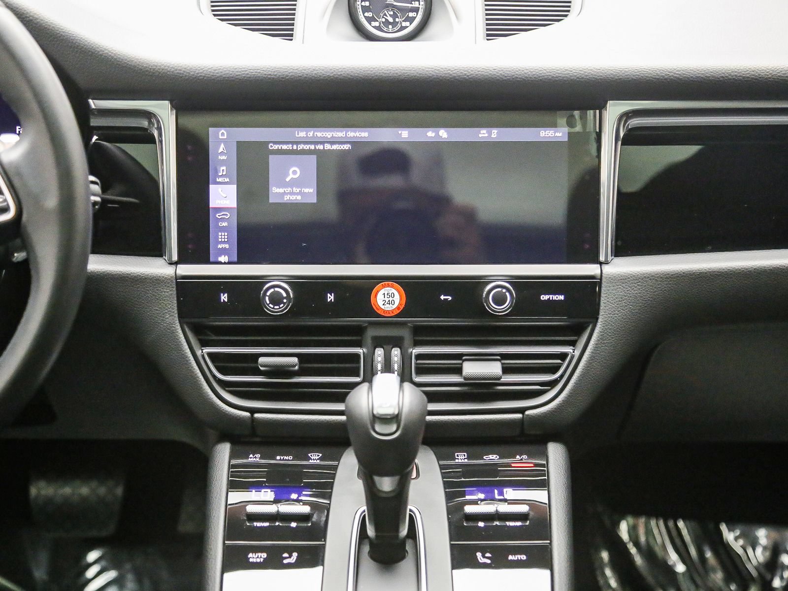 Certified 2026 Porsche Macan AWD/4WD image 17