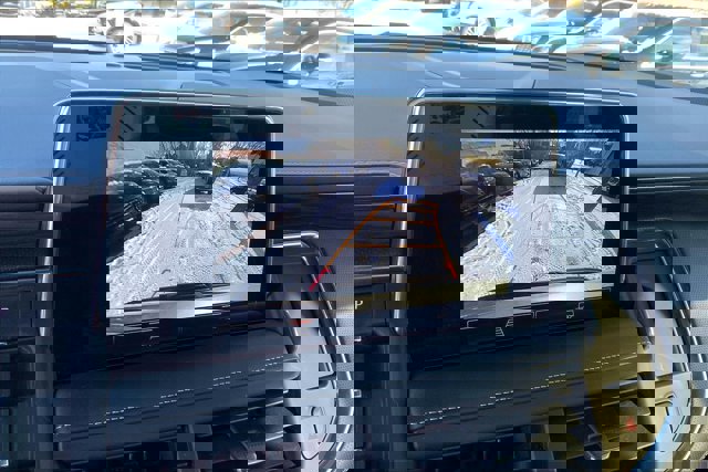 Used 2023 GMC Yukon XL SLT image 21