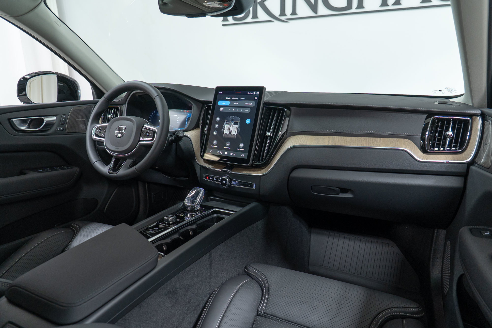 New 2027 Volvo XC60 T8 Ultra AWD/4WD image 14