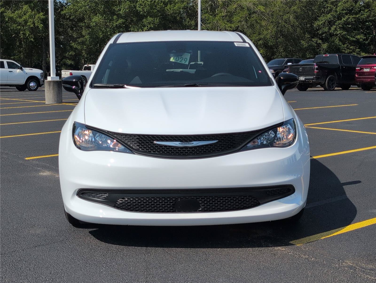New 2027 Chrysler Pacifica LX FWD image 10