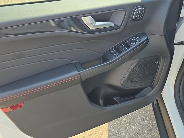 Used 2025 Ford Escape ST-Line Elite w/ Premium Technology Package AWD/4WD image 9