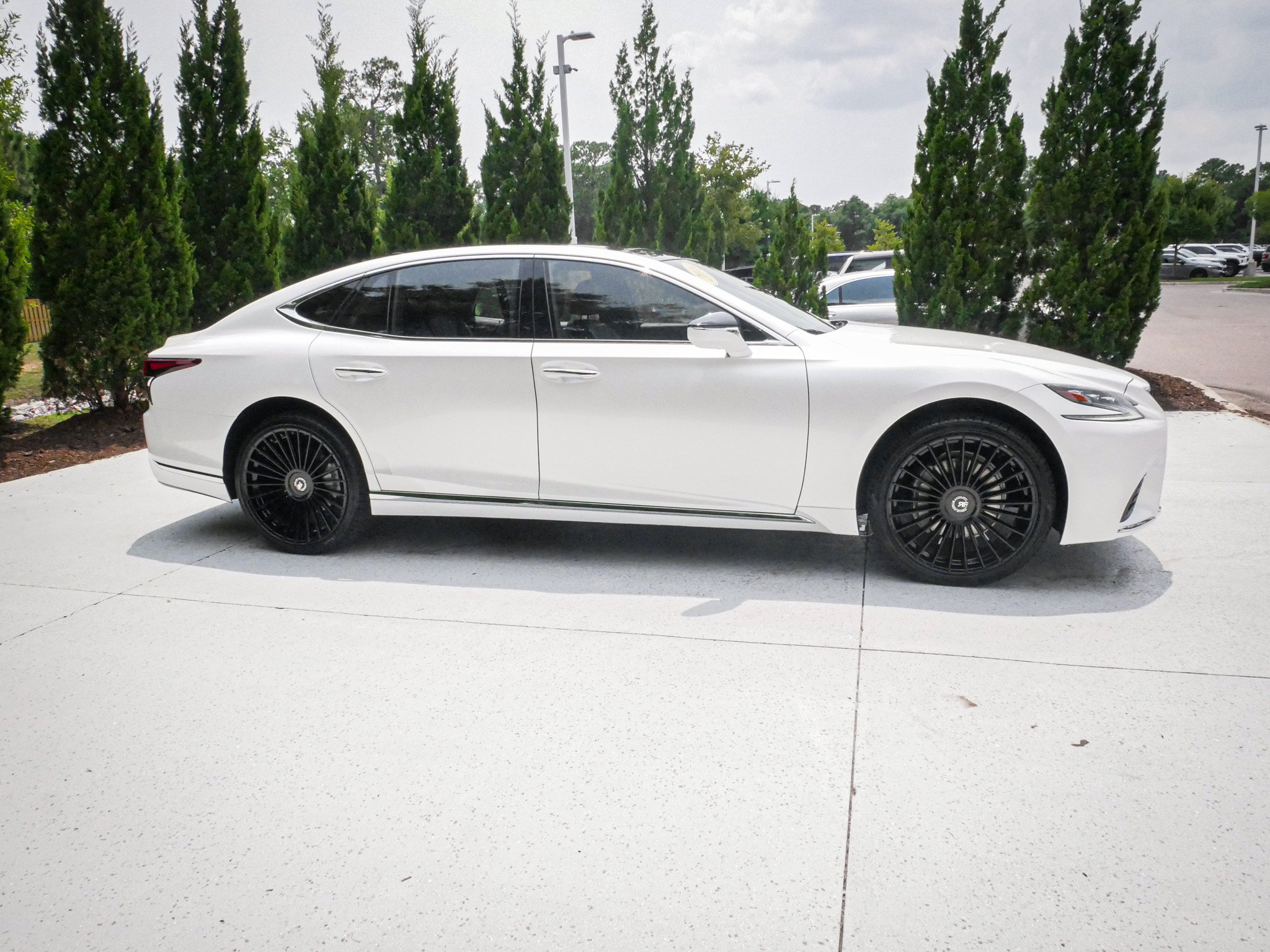 Used 2018 Lexus LS 500 w/ Luxury Package RWD image 11