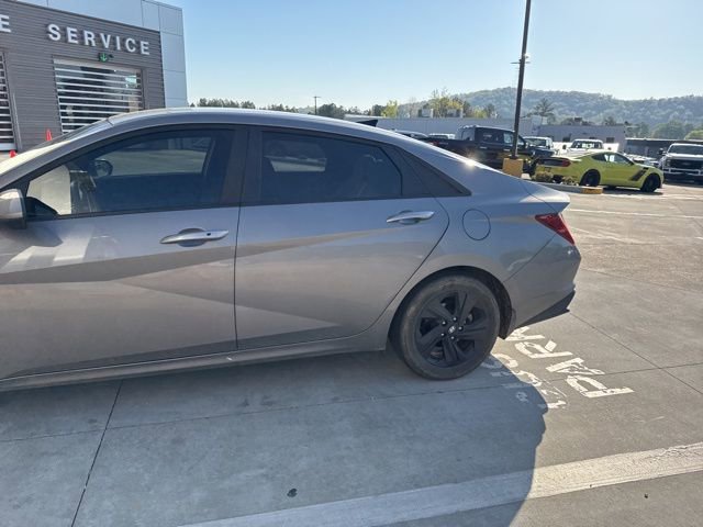 Used 2023 Hyundai Elantra Blue FWD image 5