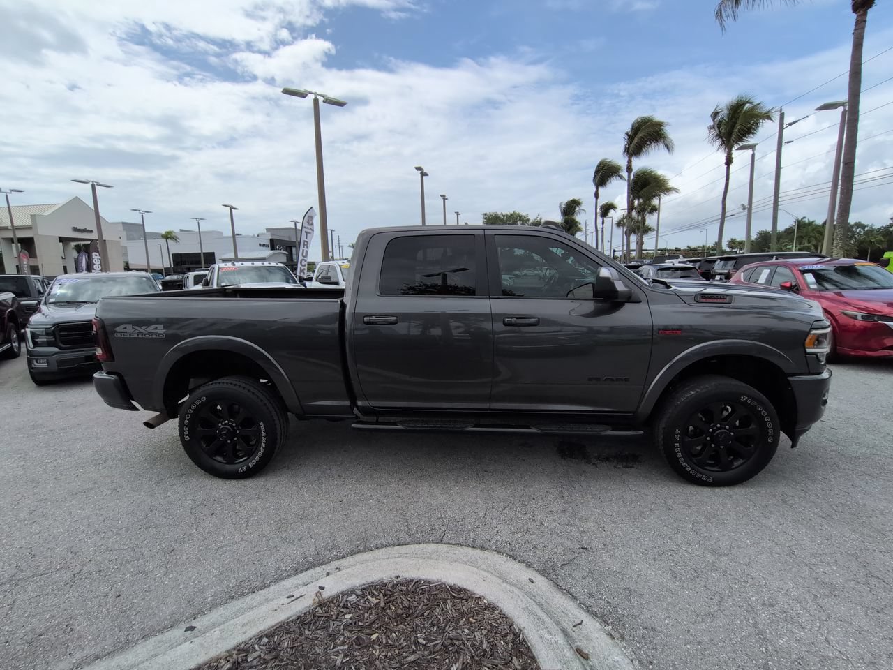 Used 2022 RAM 2500 Laramie w/ Night Edition AWD/4WD image 4