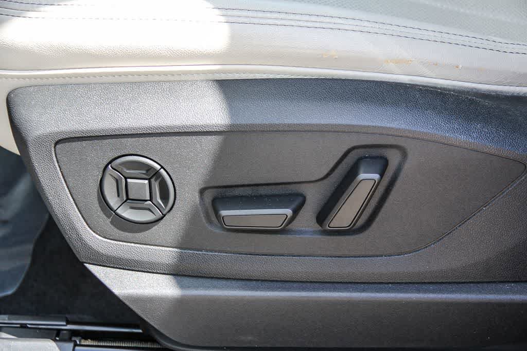 Used 2024 Audi Q8 e-tron Premium Plus AWD/4WD image 21