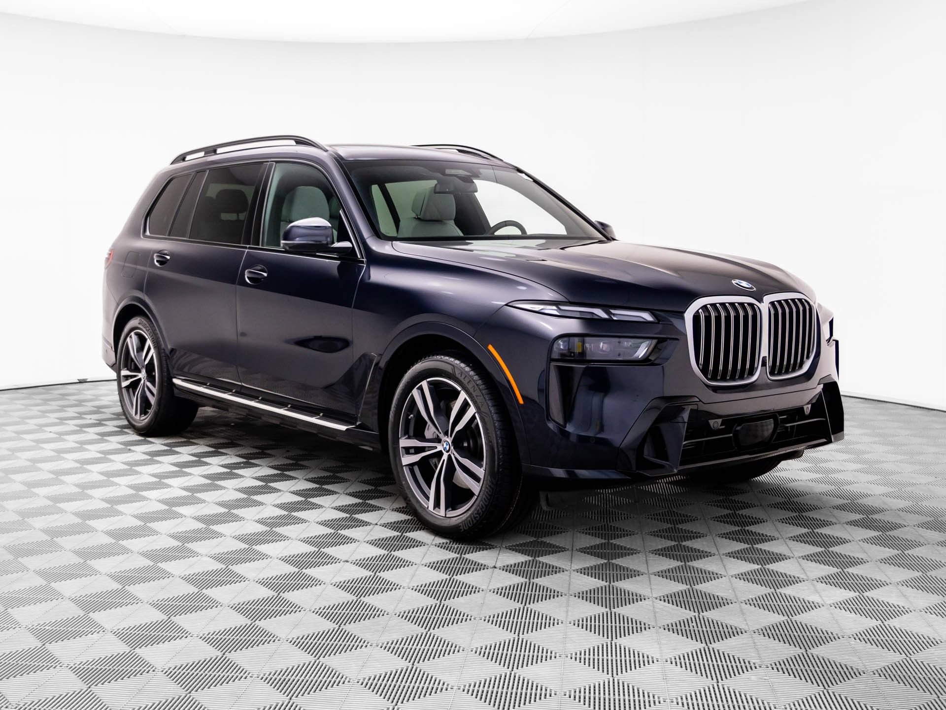 Certified 2026 BMW X7 xDrive40i w/ M Sport Package AWD/4WD image 8