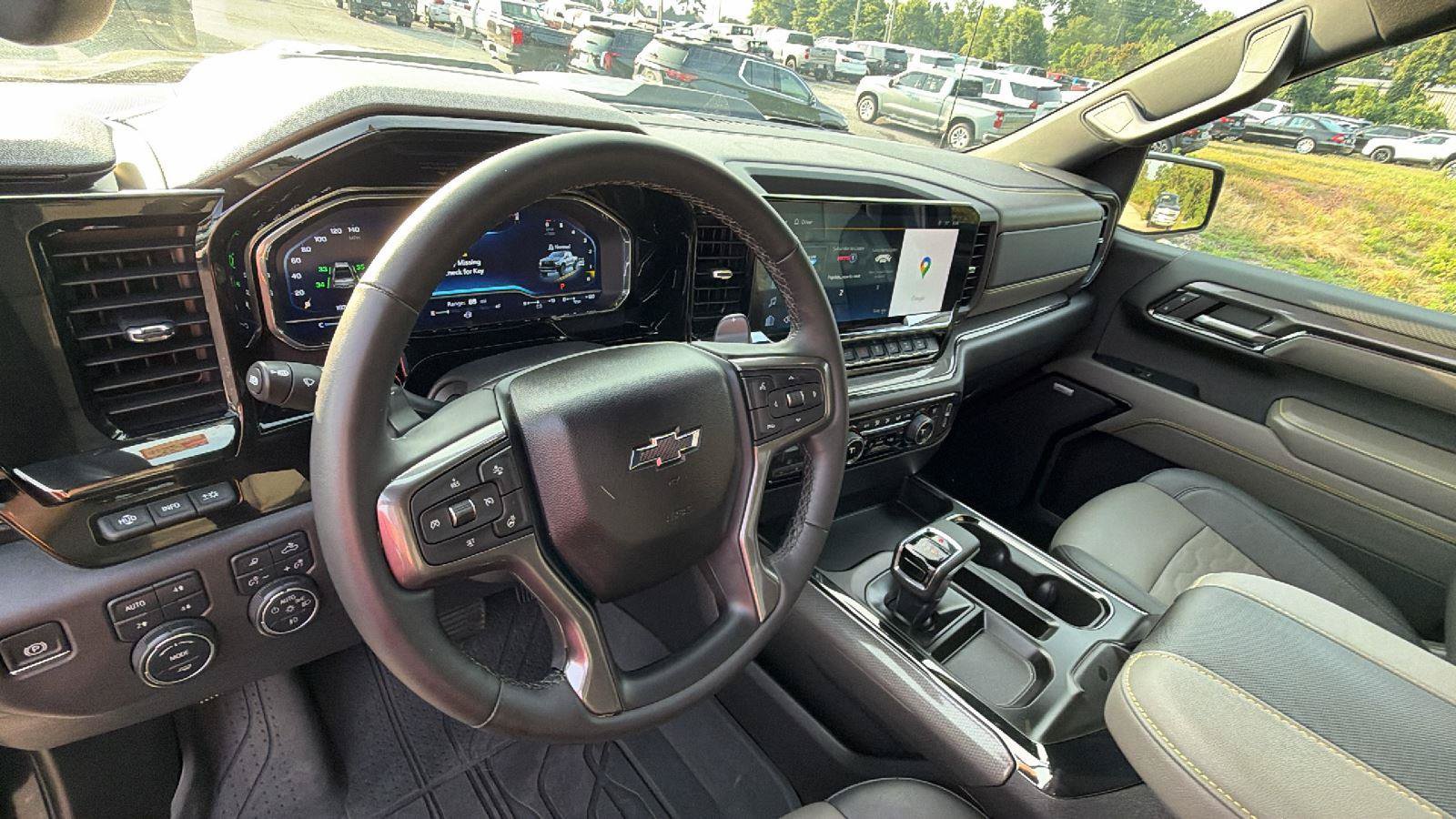 Used 2023 Chevrolet Silverado 1500 ZR2 w/ Technology Package AWD/4WD image 4