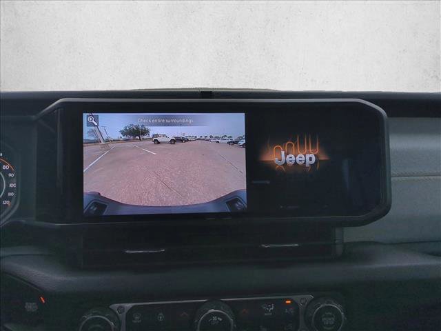 Used 2024 Jeep Gladiator Willys image 12