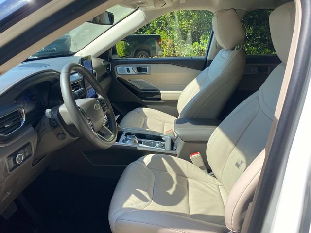 Used 2023 Ford Explorer Platinum w/ Technology Package AWD/4WD image 12