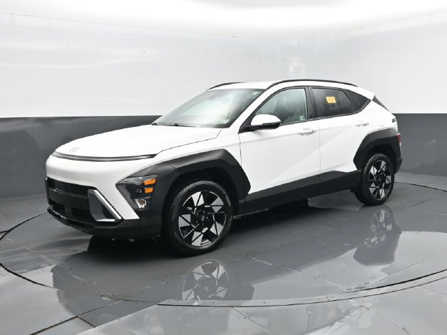 Used 2025 Hyundai Kona SEL AWD/4WD image 2