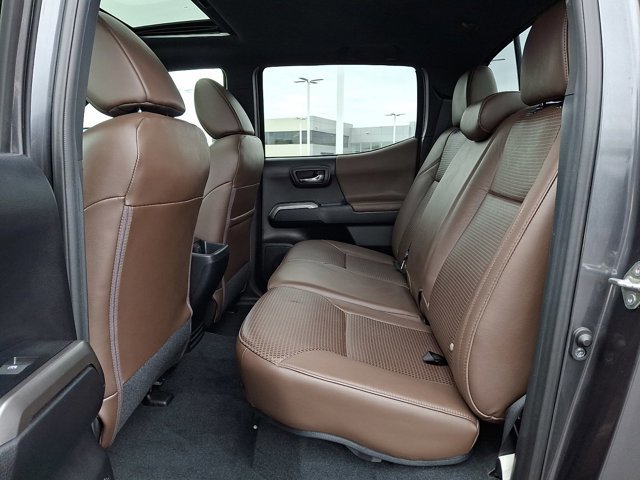 Certified 2018 Toyota Tacoma Limited image 9
