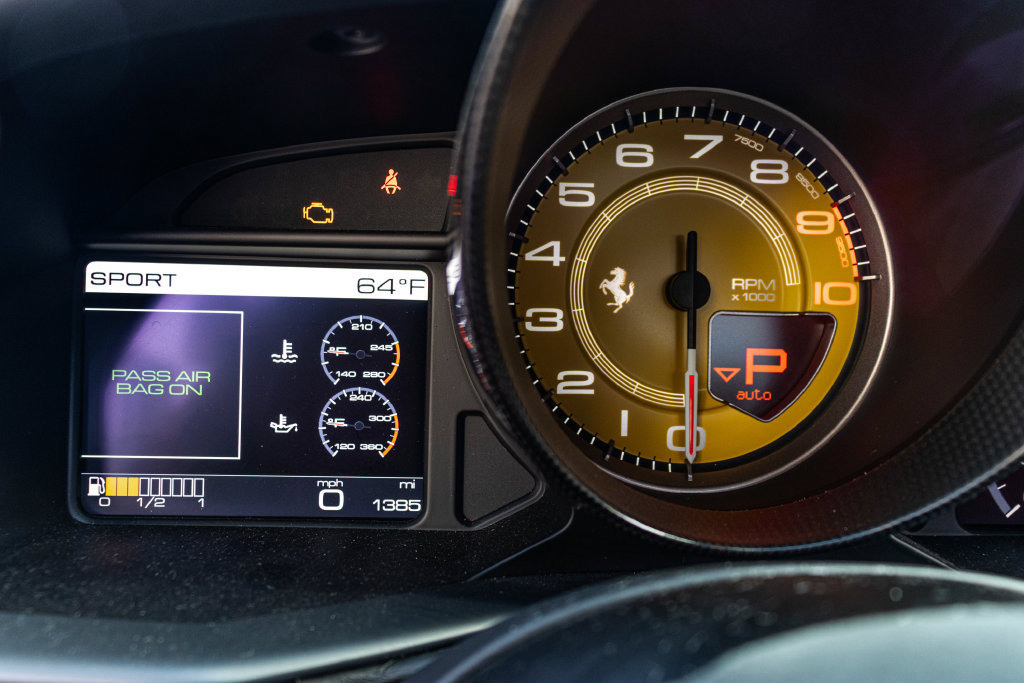 Used 2015 Ferrari 458 Speciale Coupe RWD image 41