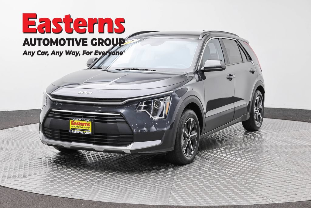 Used 2025 Kia Niro LX FWD image 1