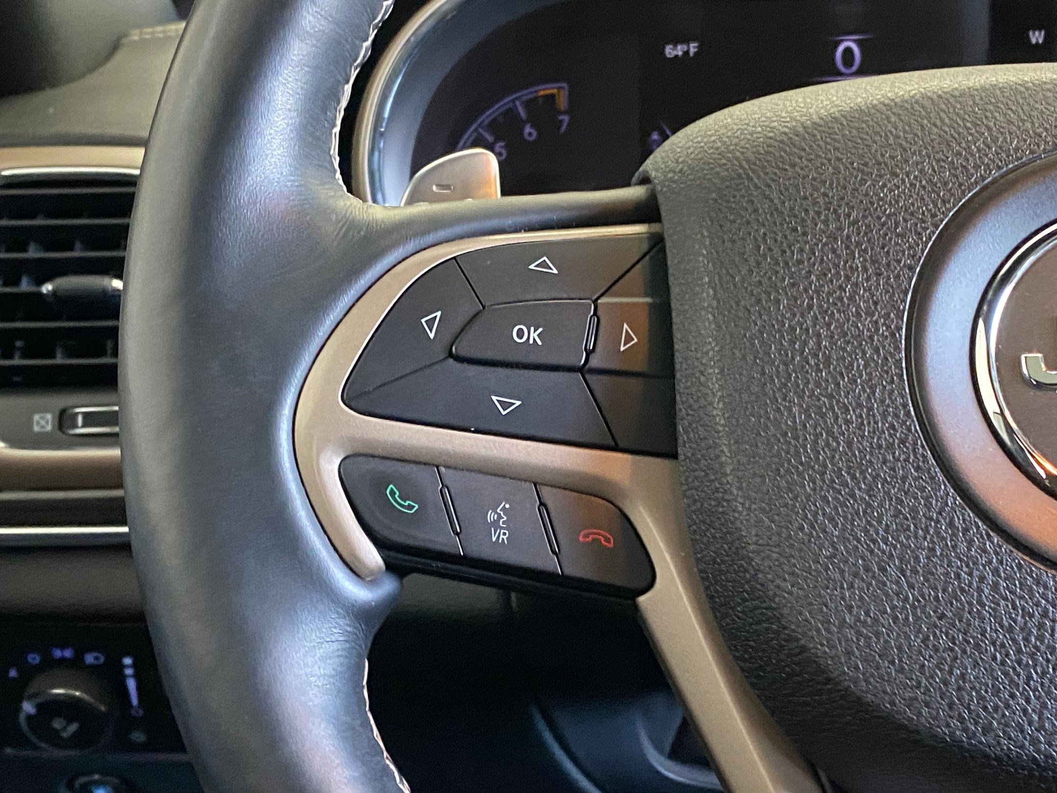 Used 2015 Jeep Grand Cherokee Overland w/ Advanced Technology Group image 18