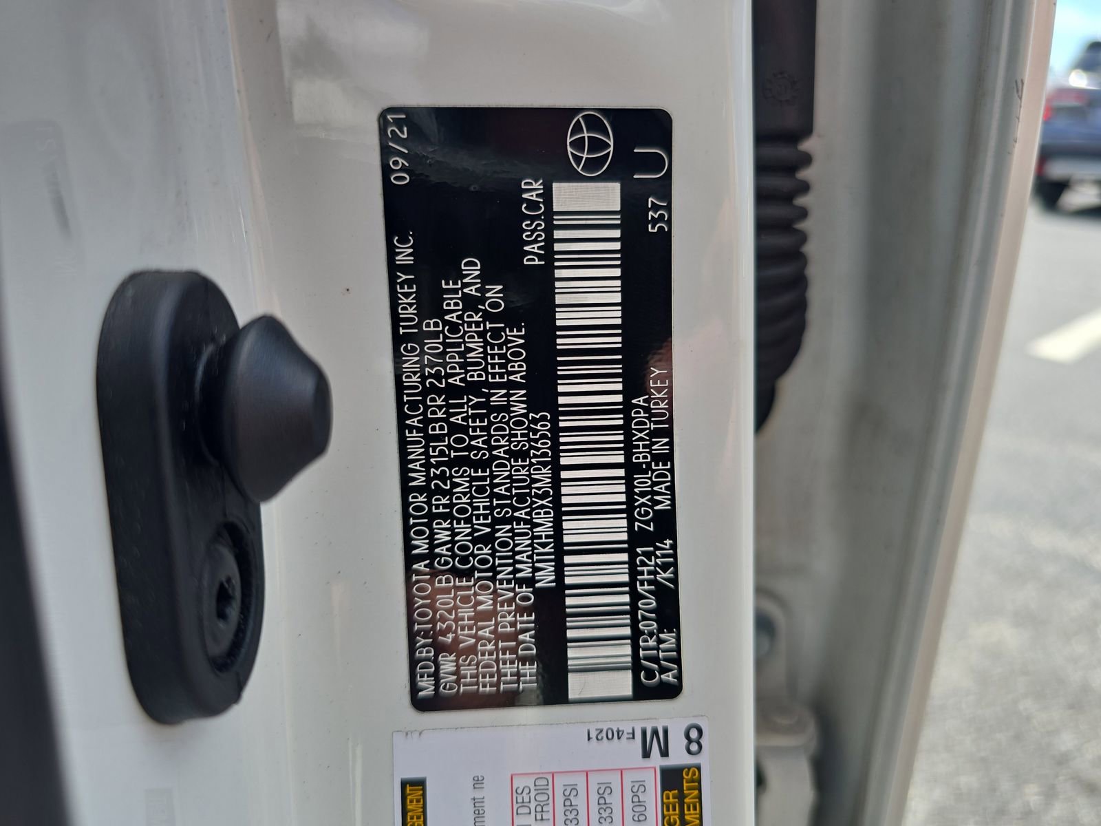 Used 2021 Toyota C-HR LE image 27