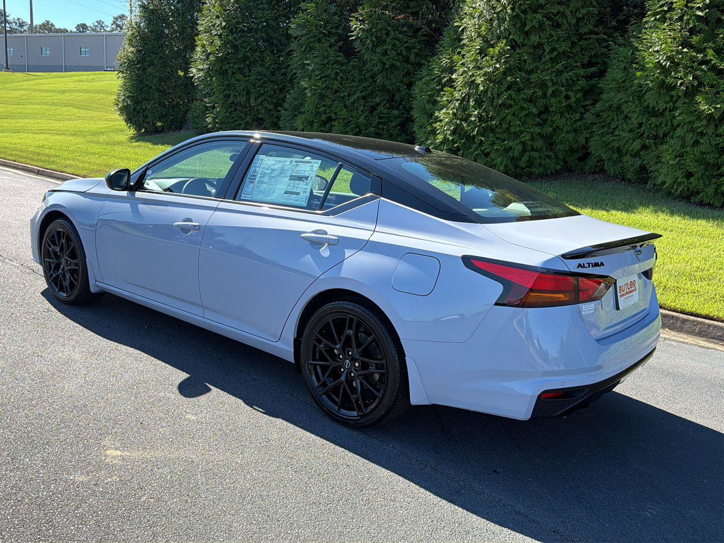 New 2026 Nissan Altima 2.5 SR w/ SR Midnight Edition Package FWD image 4