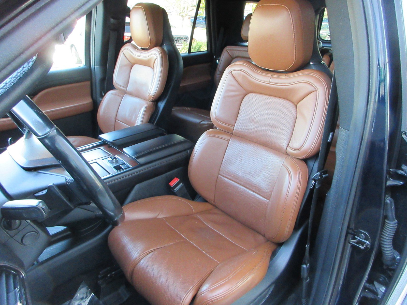 Used 2021 Lincoln Navigator Reserve w/ Cargo Convenience Package image 33