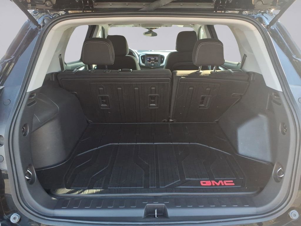 Used 2024 GMC Terrain SLE w/ Driver Convenience Package image 28