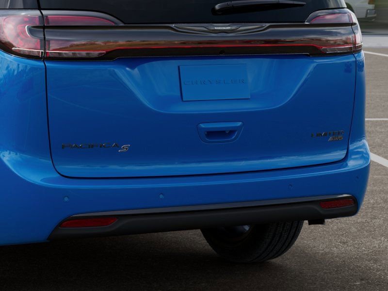 New 2026 Chrysler Pacifica Limited image 13