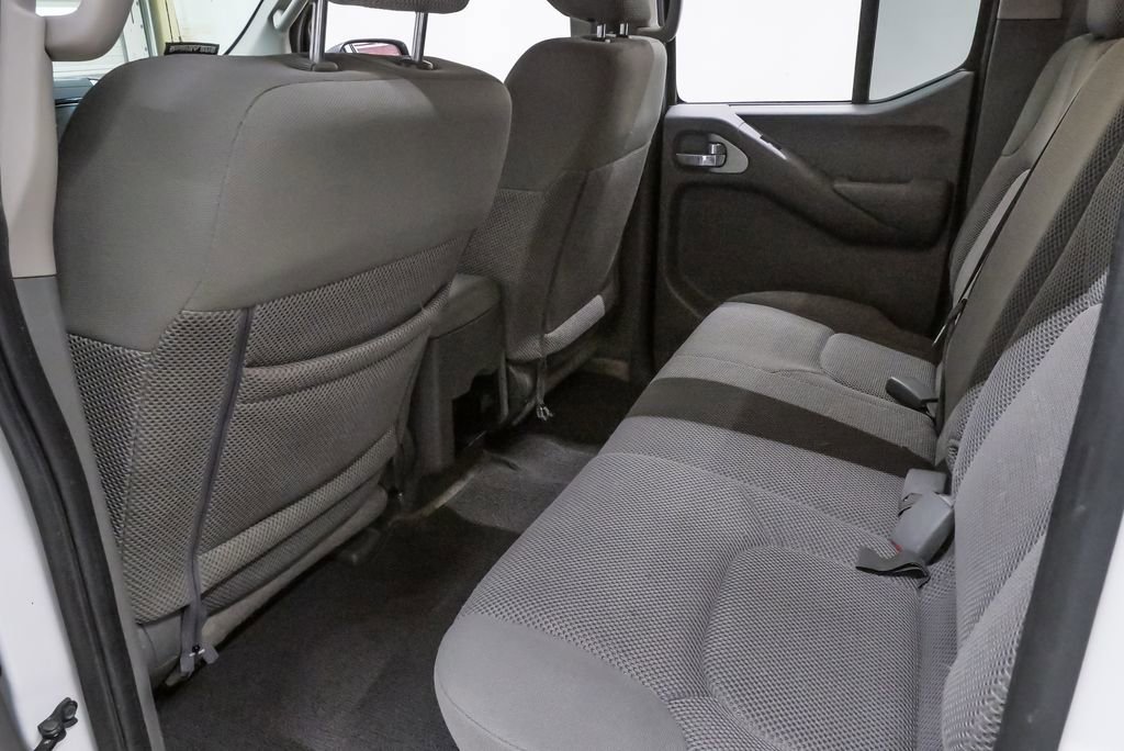 Used 2016 Nissan Frontier SV RWD image 10