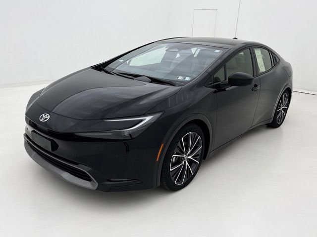 Used 2024 Toyota Prius XLE FWD image 4