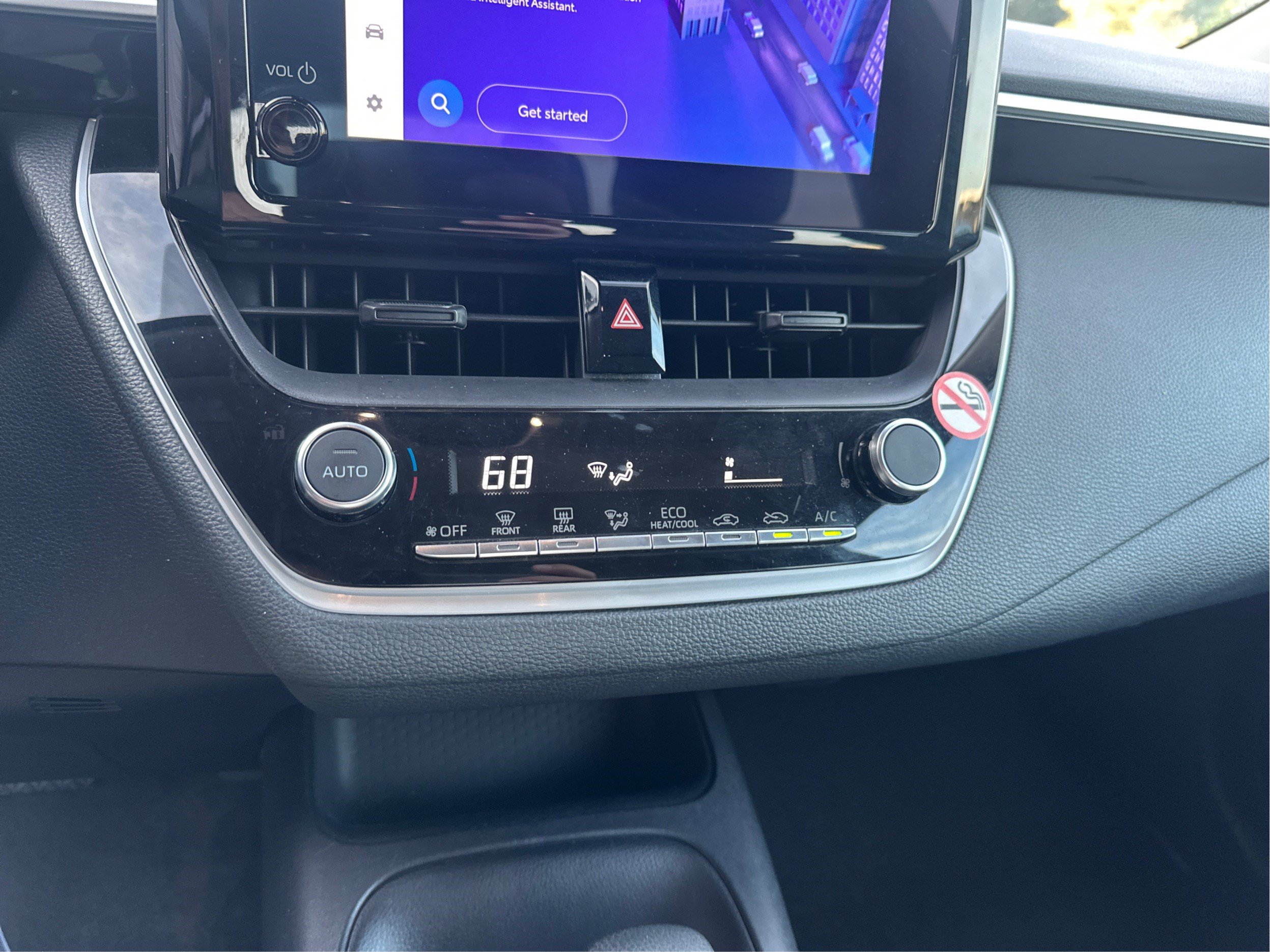 Used 2025 Toyota Corolla LE FWD image 27