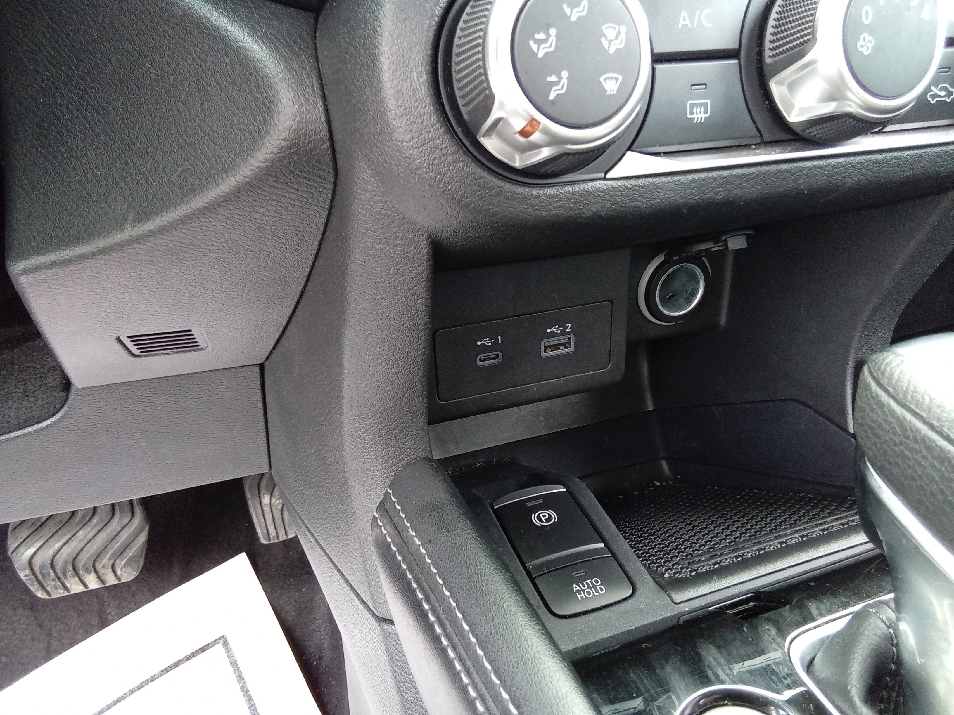 Used 2024 Nissan Kicks SV image 21