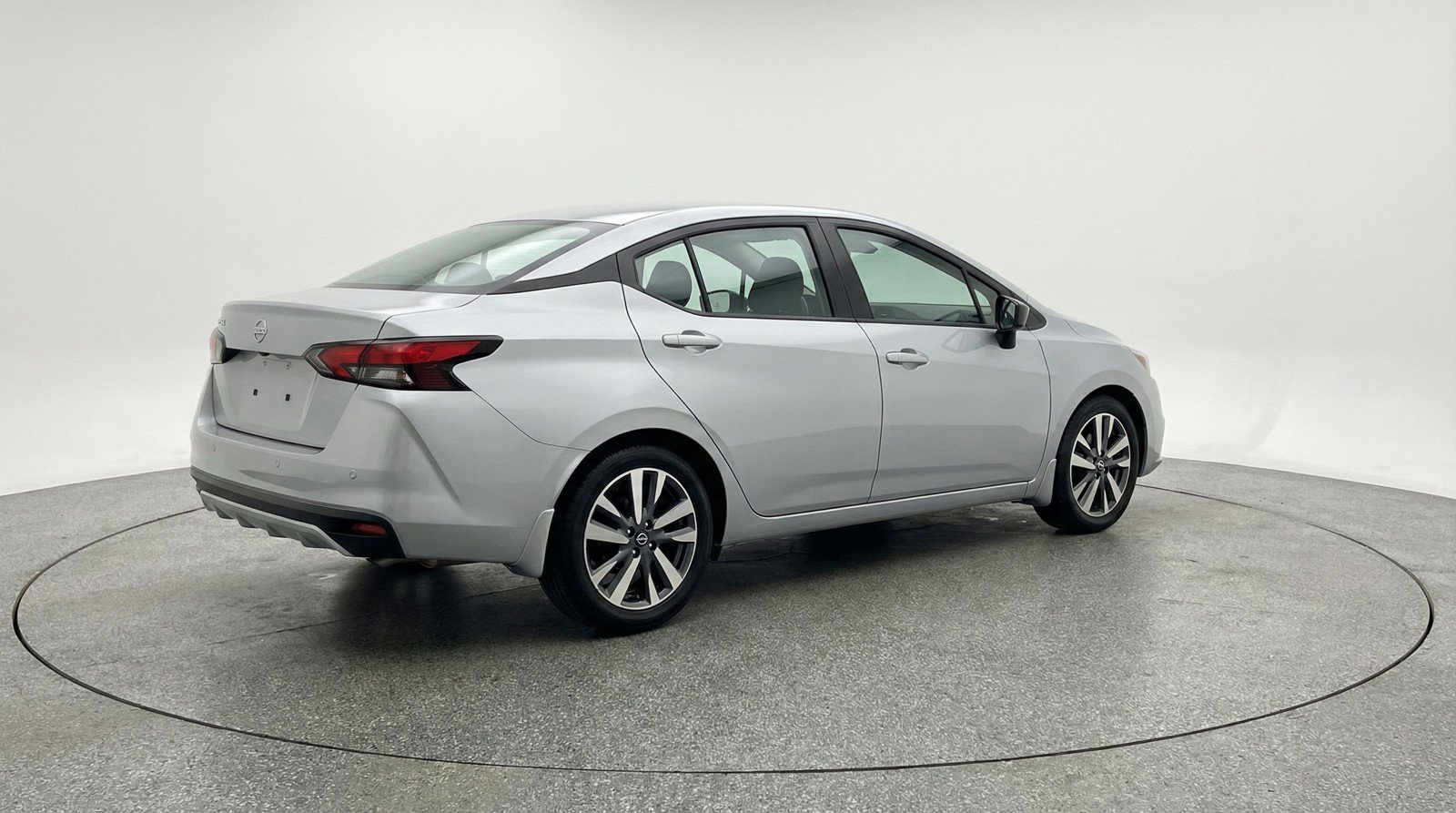 Used 2025 Nissan Versa SV FWD image 9