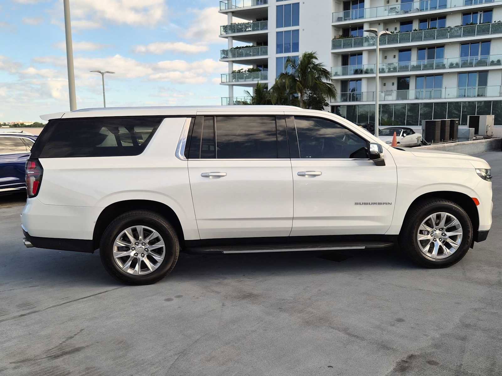 Used 2021 Chevrolet Suburban Premier image 7