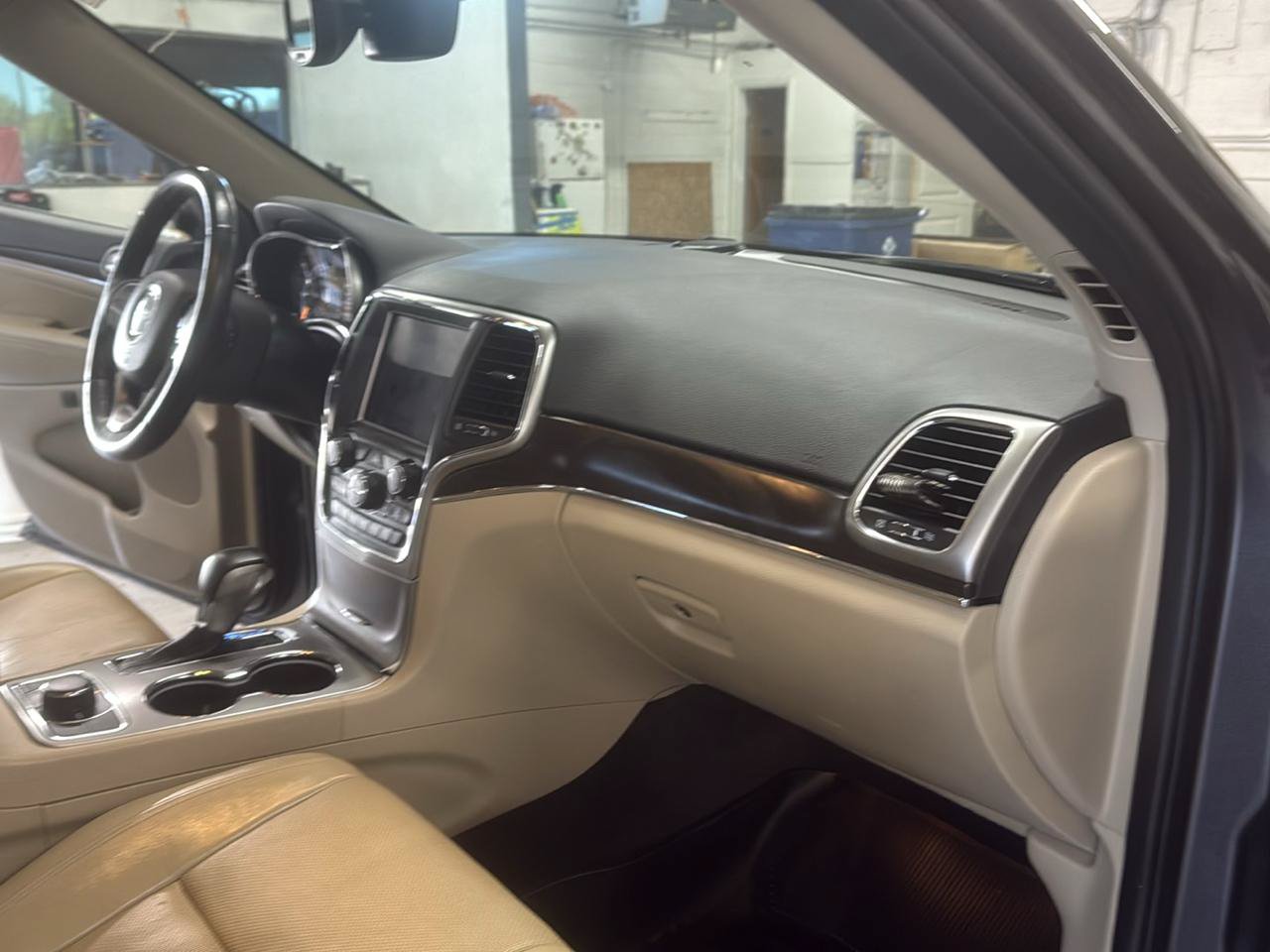 Used 2018 Jeep Grand Cherokee Limited w/ Luxury Group II AWD/4WD image 56