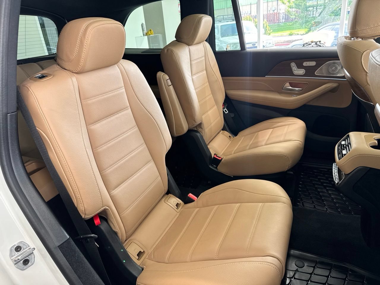 Used 2025 Mercedes-Benz GLS 450 4MATIC image 49