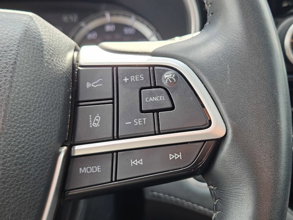 Used 2023 Toyota Highlander XLE FWD image 30