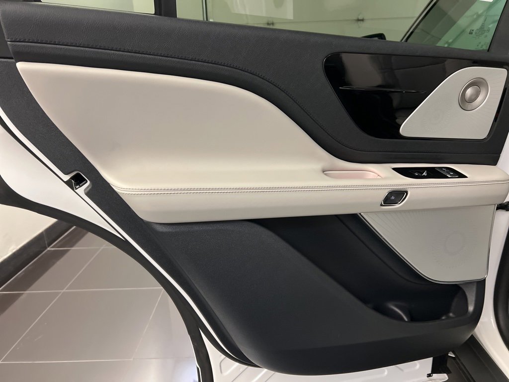New 2026 Lincoln Aviator Reserve image 37