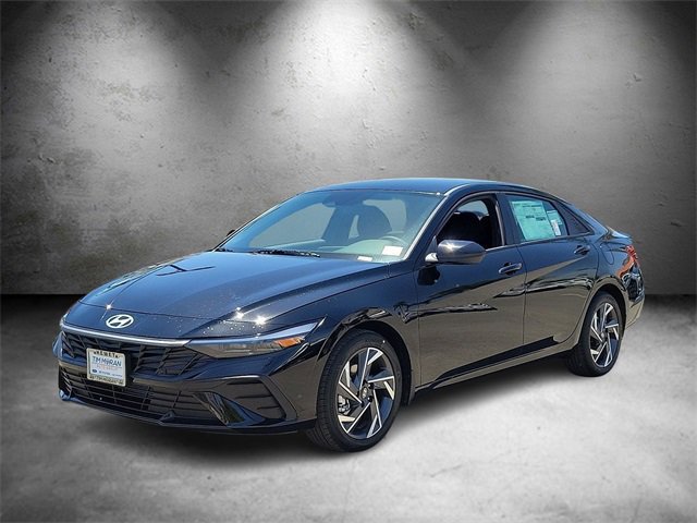 New 2025 Hyundai Elantra Sport FWD image 3