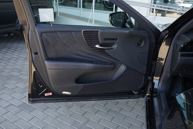 Used 2020 Lexus LS 500 w/ Accessory Package (Z2) RWD image 15