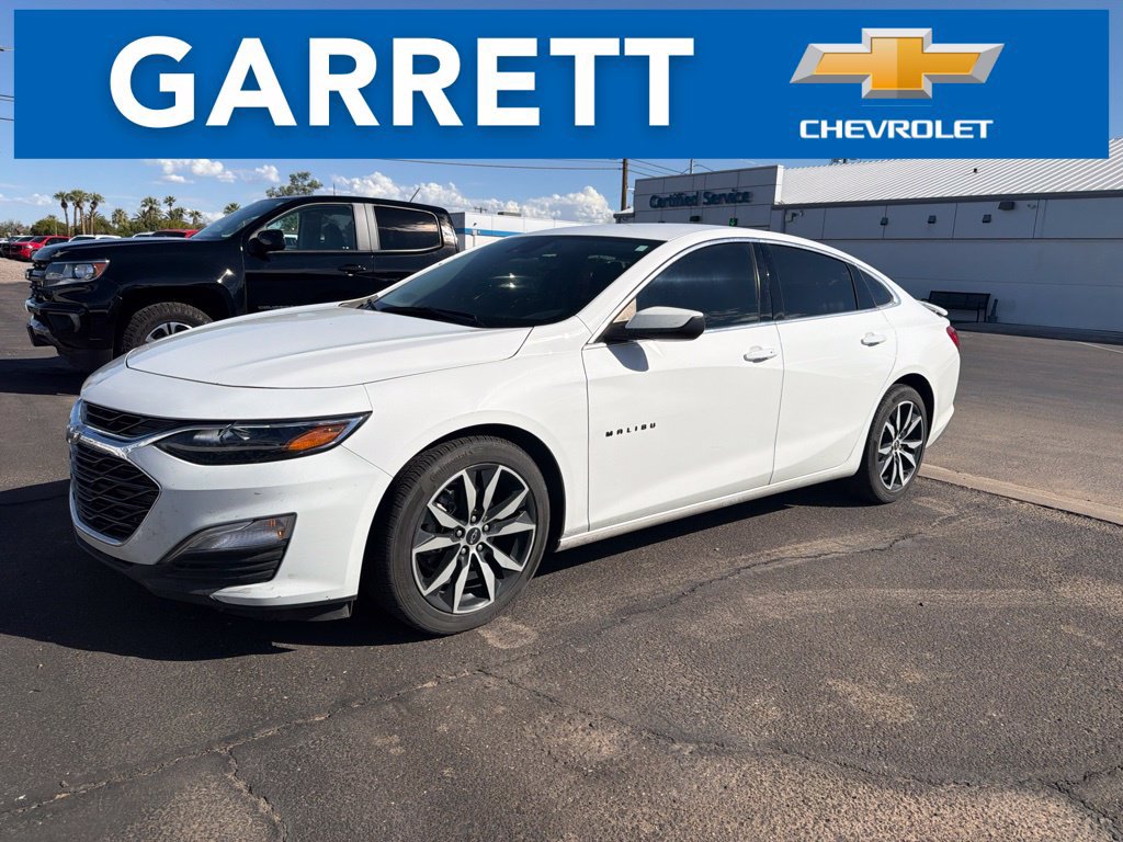 Used 2025 Chevrolet Malibu RS FWD image 1