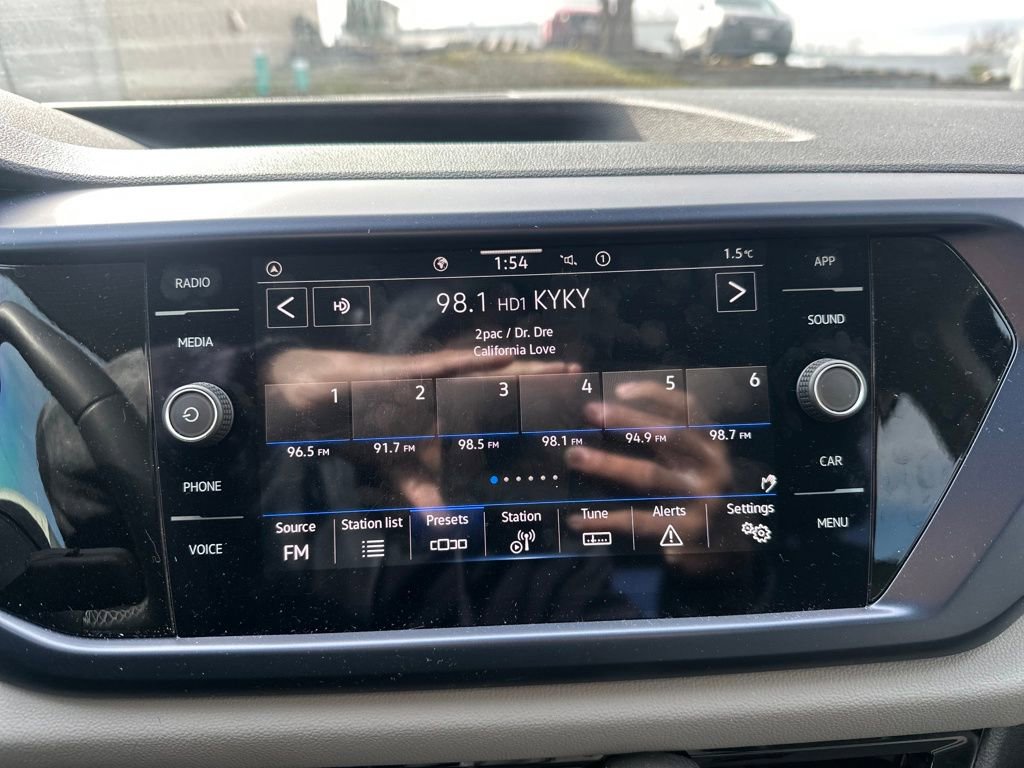 Used 2023 Volkswagen Taos SE w/ Black Wheel Package image 46