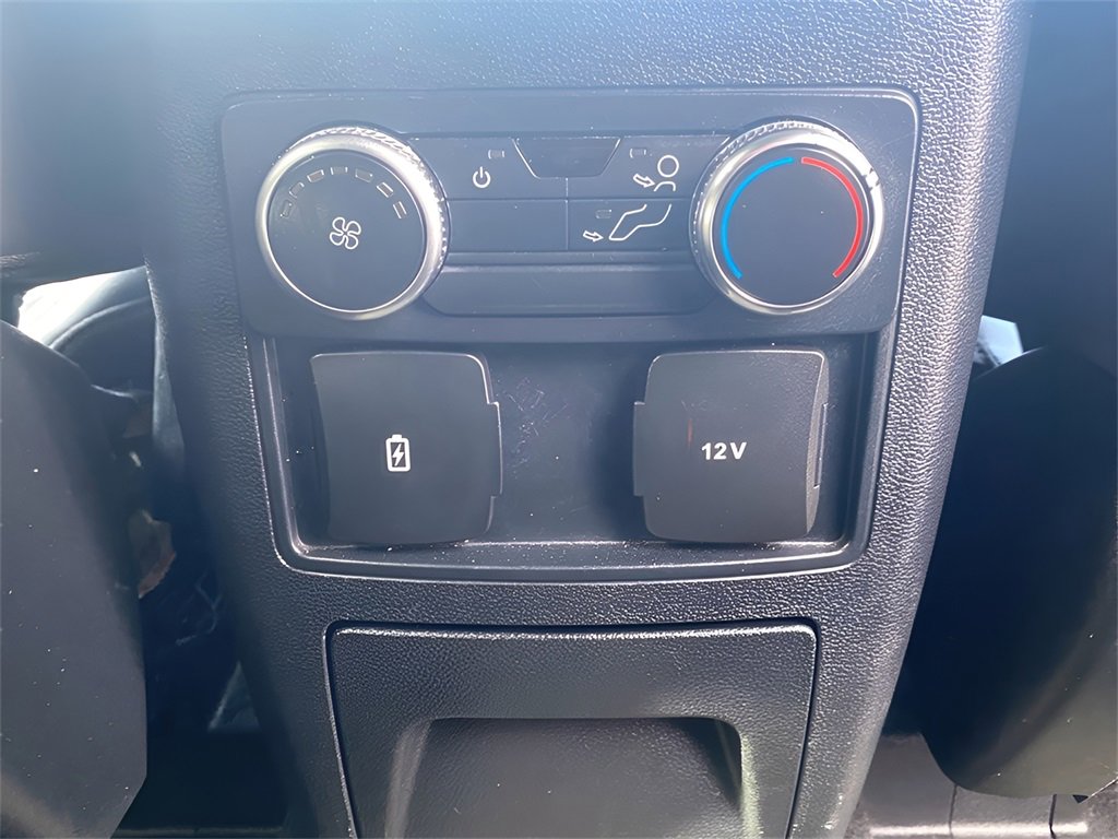 Used 2022 Ford Explorer XLT image 14