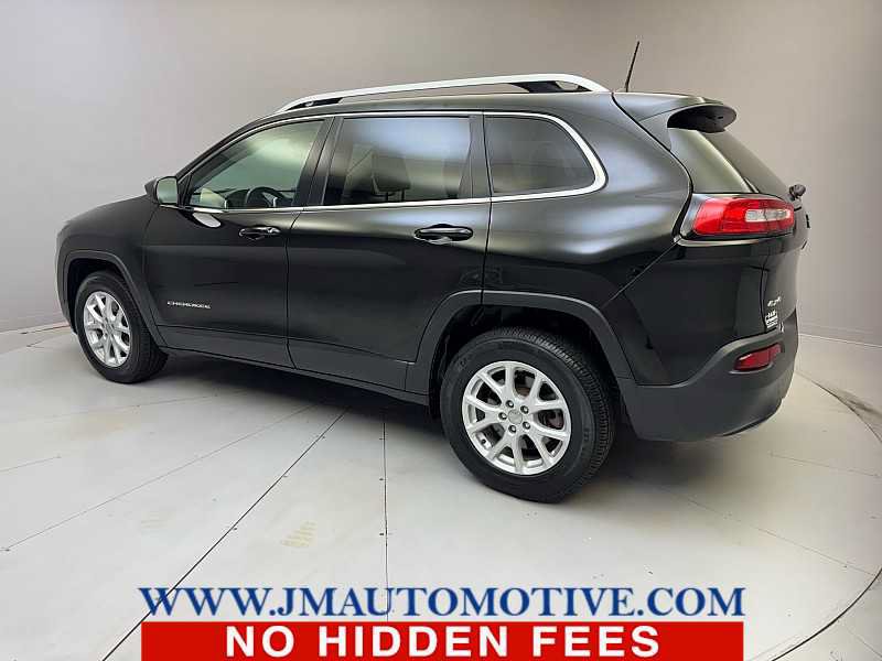 Used 2018 Jeep Cherokee Latitude Plus AWD/4WD image 3