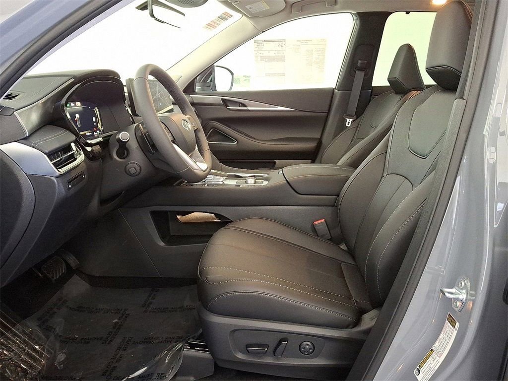 Certified 2026 INFINITI QX60 Luxe w/ Cargo Package AWD/4WD image 13