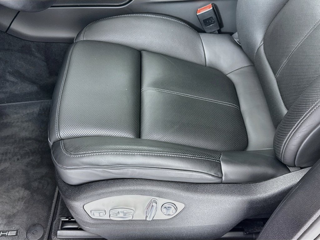 Certified 2020 Porsche Macan AWD/4WD image 13