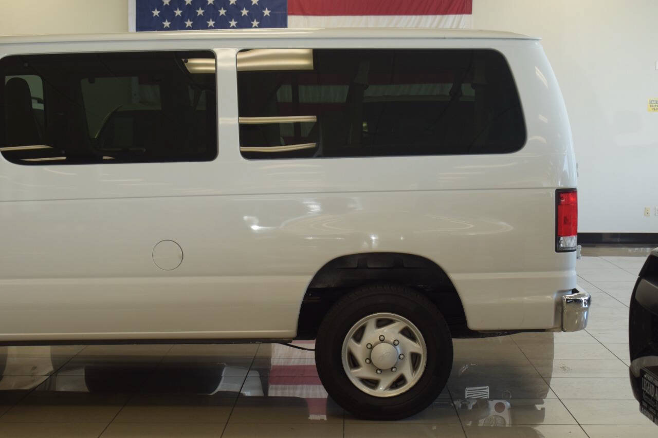 Used 2014 Ford E-350 and Econoline 350 XLT RWD image 19