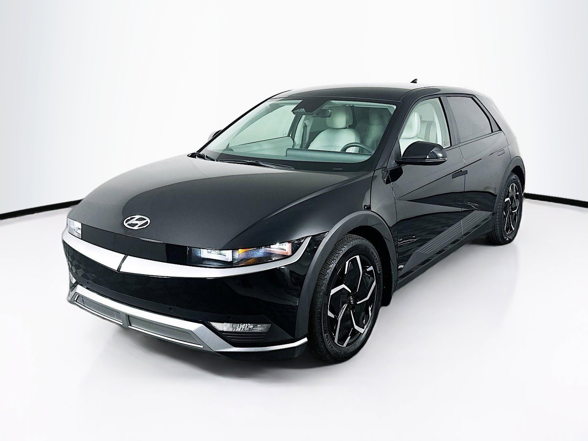 Used 2023 Hyundai Ioniq 5 SEL image 3