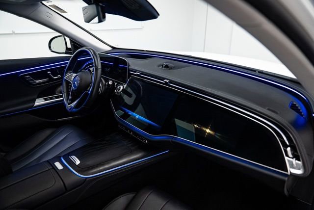 Used 2025 Mercedes-Benz E 350 4MATIC Sedan image 16