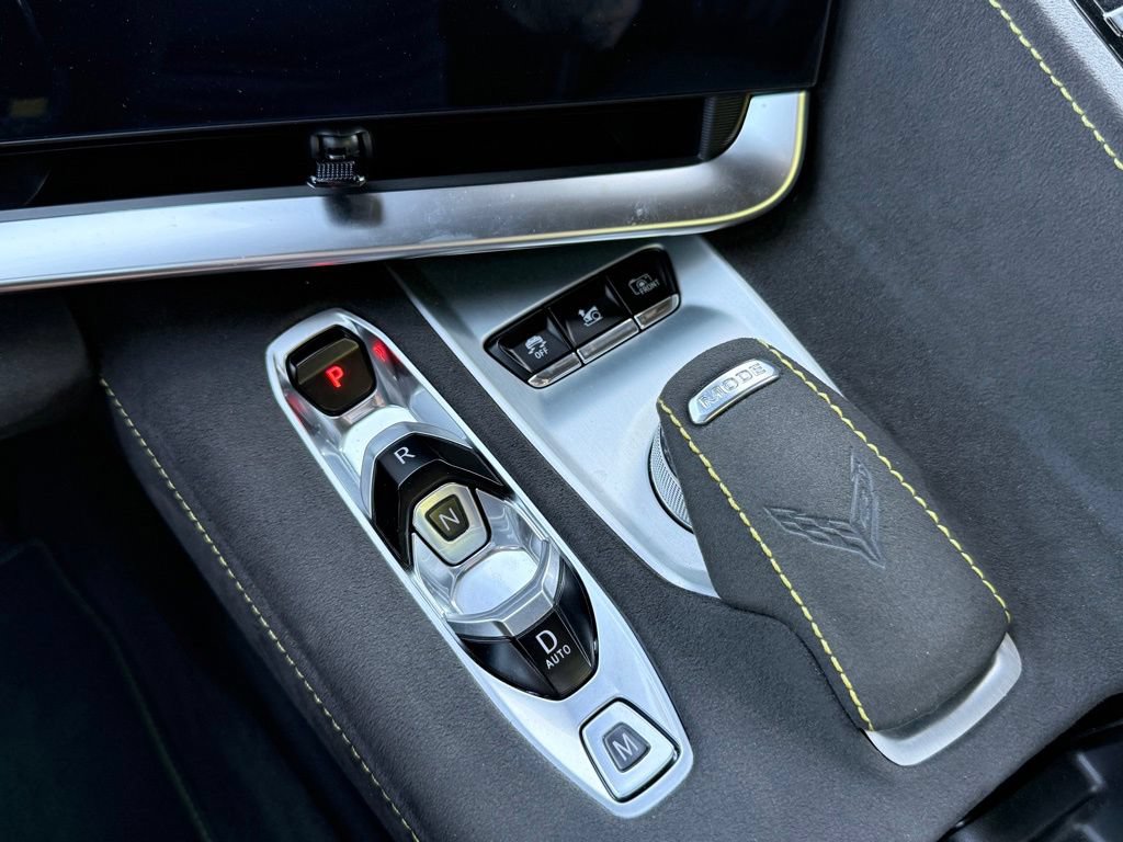 Used 2024 Chevrolet Corvette Stingray Premium Conv w/ Z51 Performance Package RWD image 31