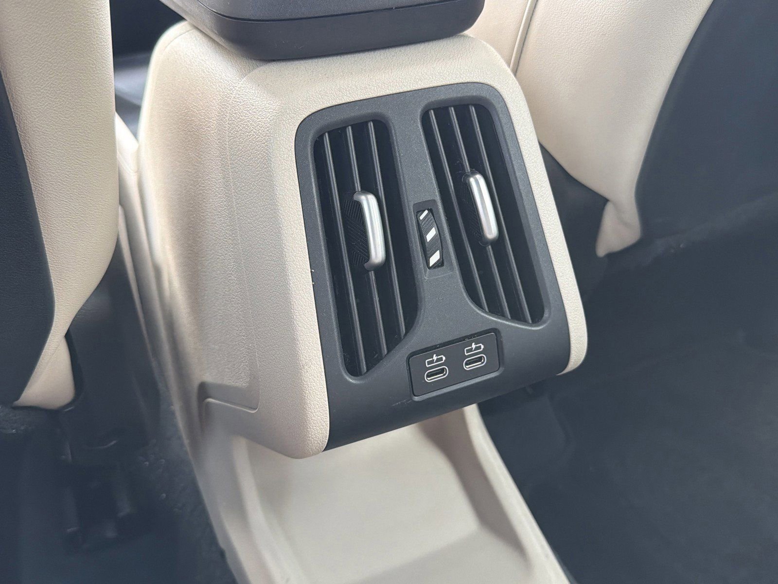 Certified 2025 BMW X2 xDrive28i AWD/4WD image 17