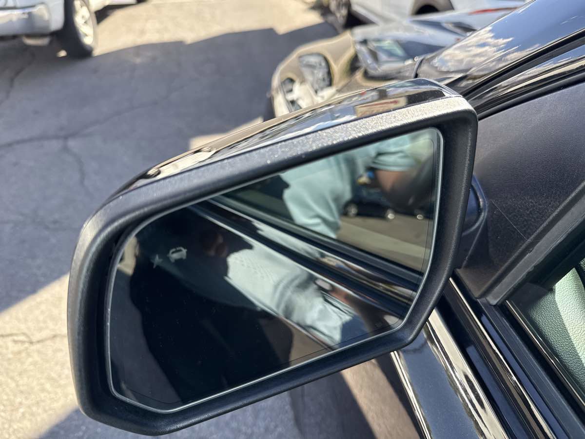 Used 2019 GMC Acadia SLT w/ Black Edition image 11