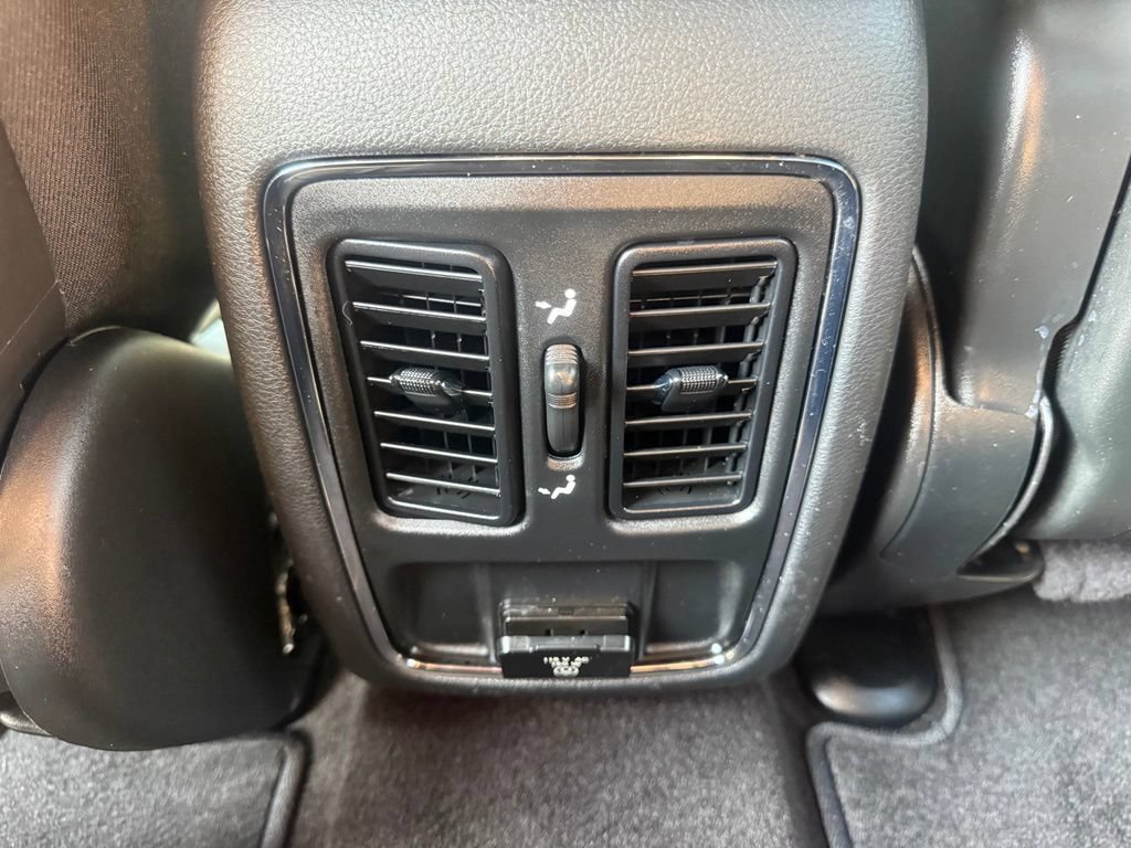 Used 2018 Jeep Grand Cherokee Altitude AWD/4WD image 33